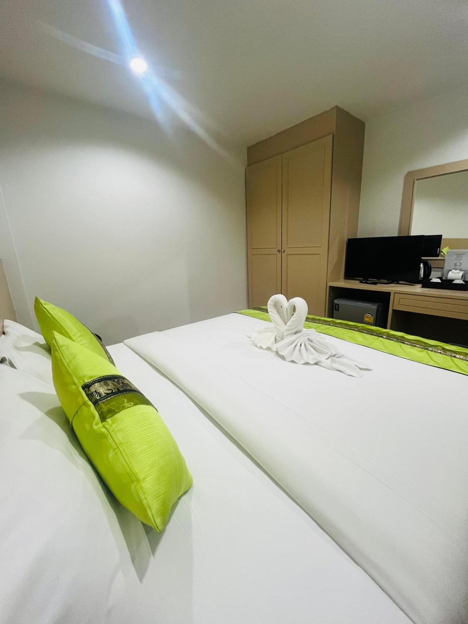 28 Boutique Hotel Patong Phòng bức ảnh