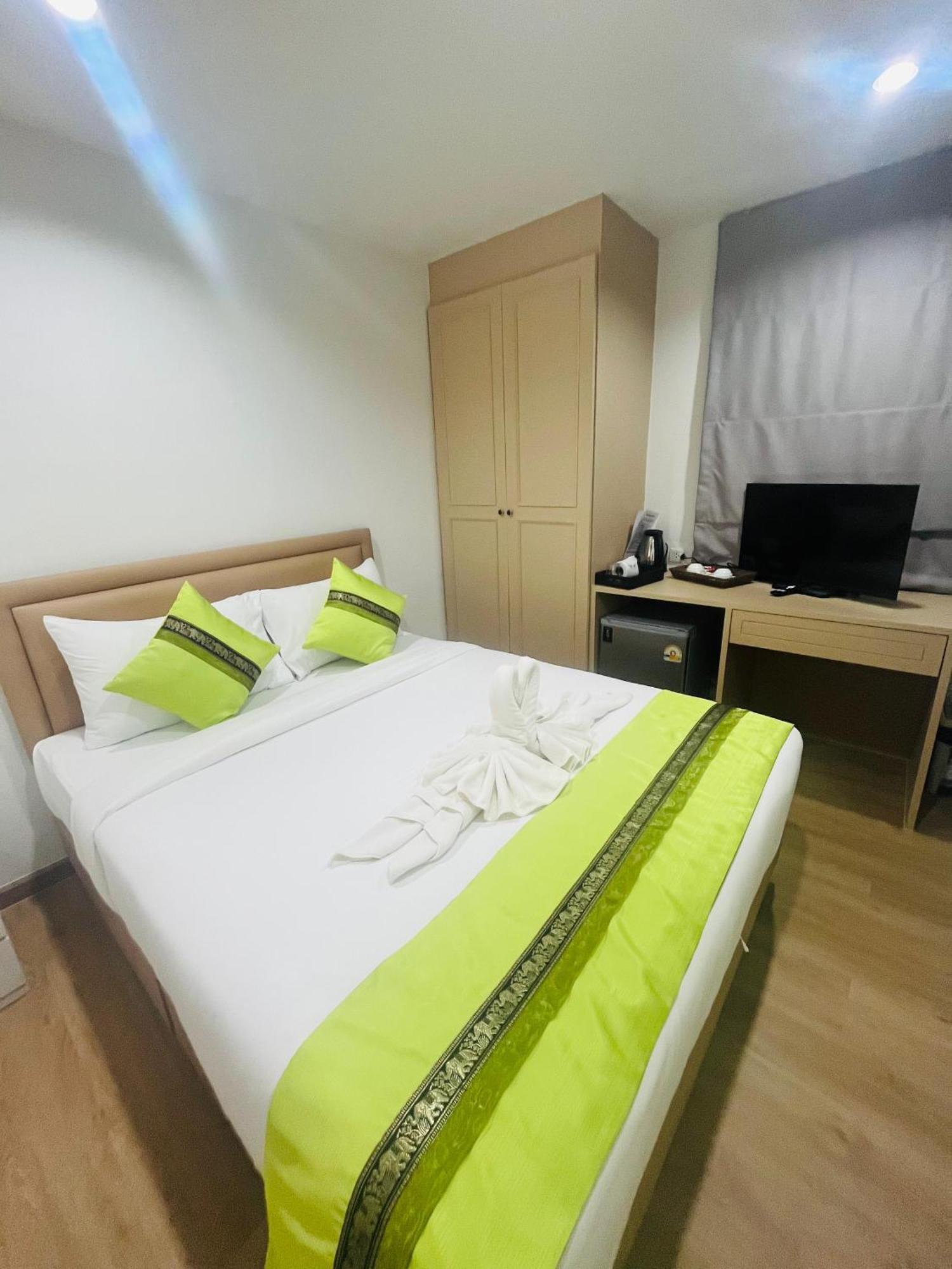 28 Boutique Hotel Patong Phòng bức ảnh
