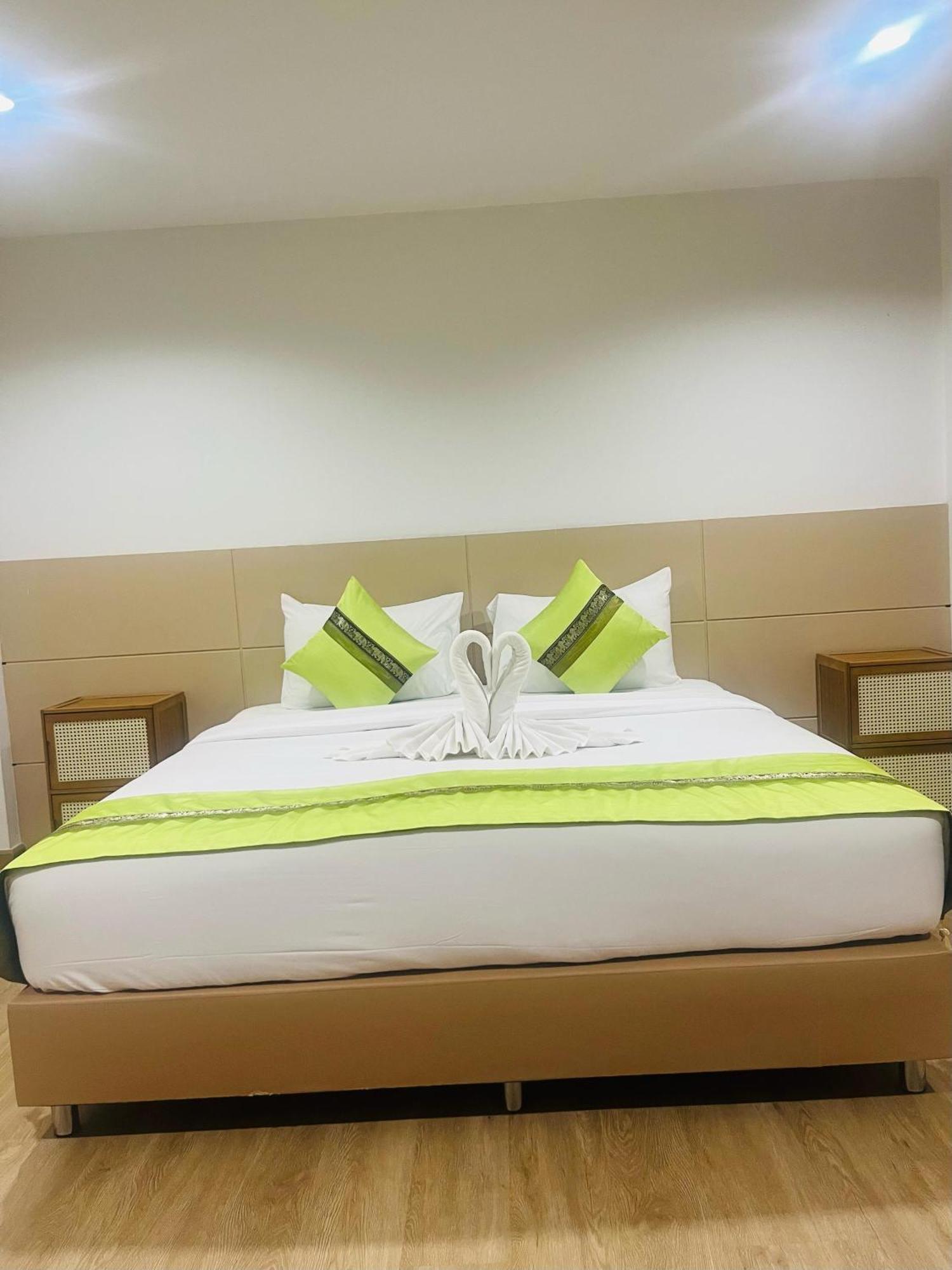 28 Boutique Hotel Patong Ngoại thất bức ảnh